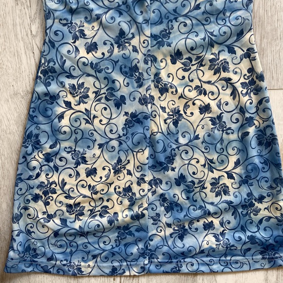 Blue and white floral sundress - Picture 6 of 9